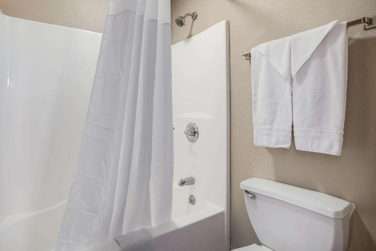 | Quality Inn Calvert City - Paducah East
