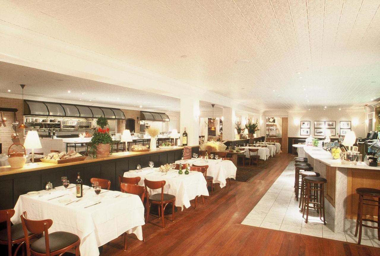 | Tally Ho Inn