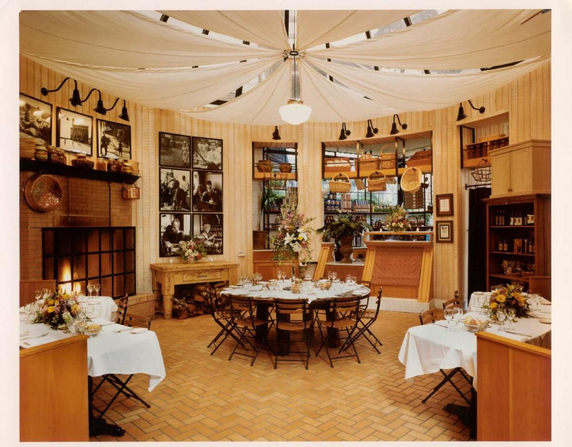 | Tally Ho Inn