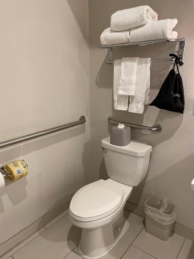 King Room - Mobility Access Tub - Non-Smoking at Holiday Inn Express & Suites Corona by IHG