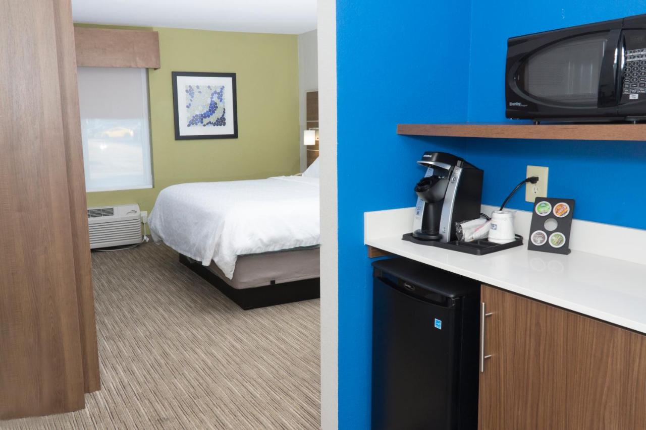 King Room at Holiday Inn Express Hotel & Suites Madison by IHG