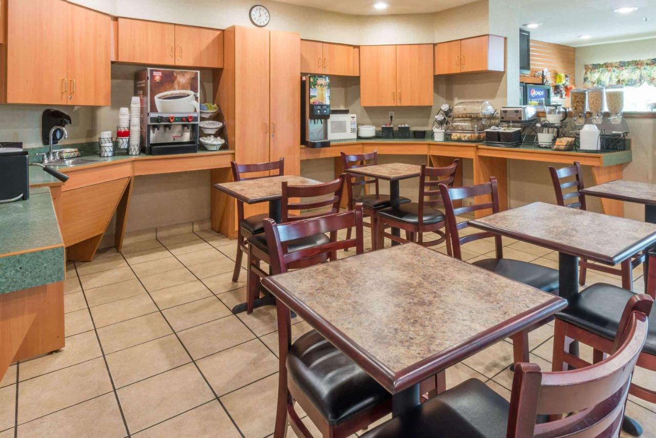 | Microtel Inn & Suites by Wyndham Uncasville
