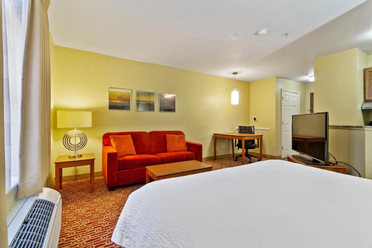 Deluxe studio 1 Queen Bed Non-Smoking at Extended Stay America Suites - Norfolk - Virginia Beach