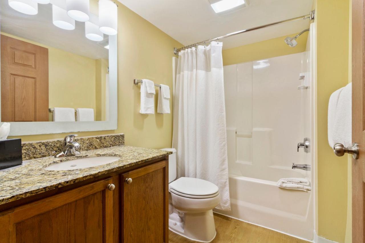 Deluxe studio 1 Queen Bed Non-Smoking at Extended Stay America Suites - Norfolk - Virginia Beach