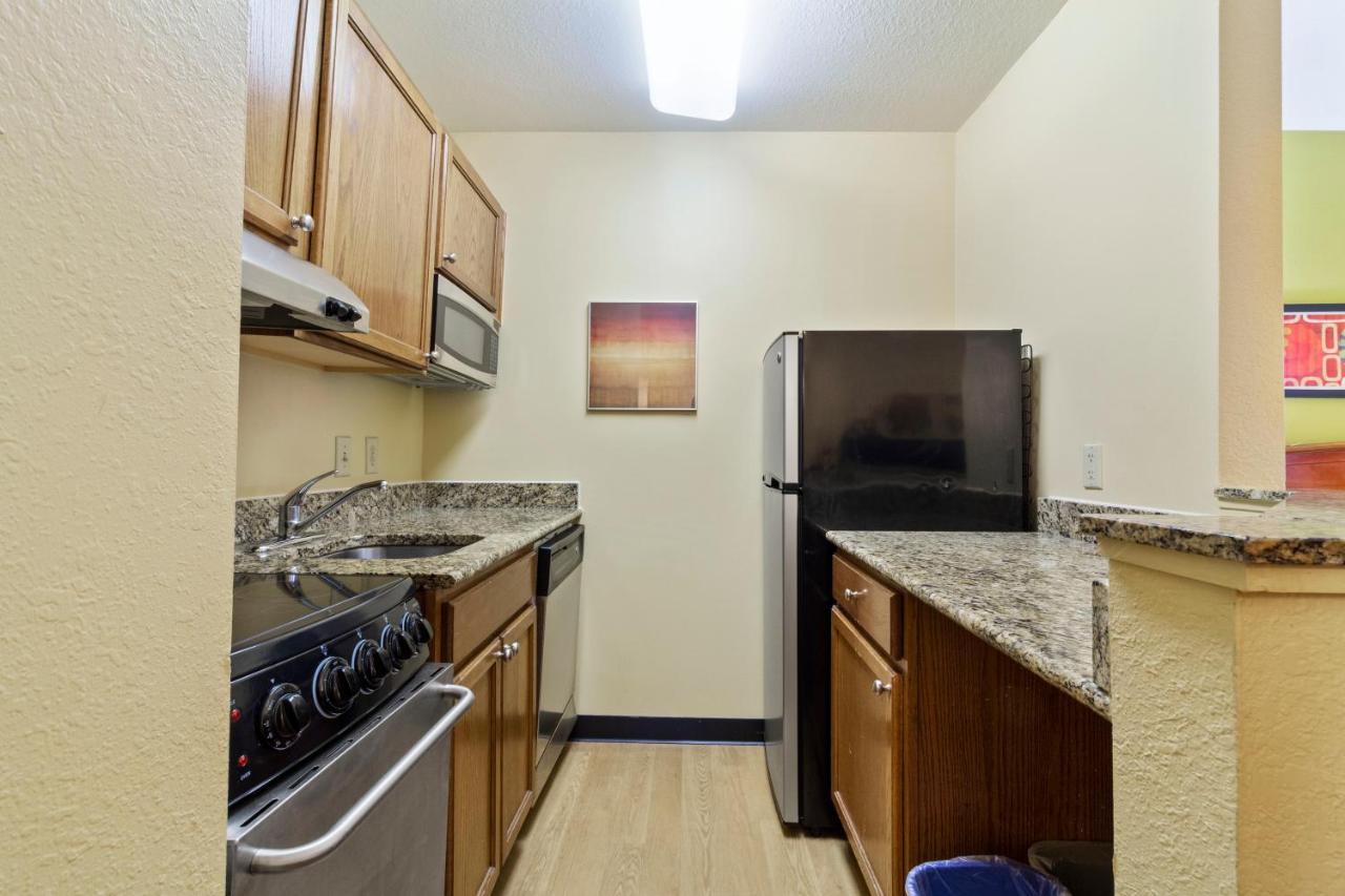 Deluxe studio 1 Queen Bed Non-Smoking at Extended Stay America Suites - Norfolk - Virginia Beach
