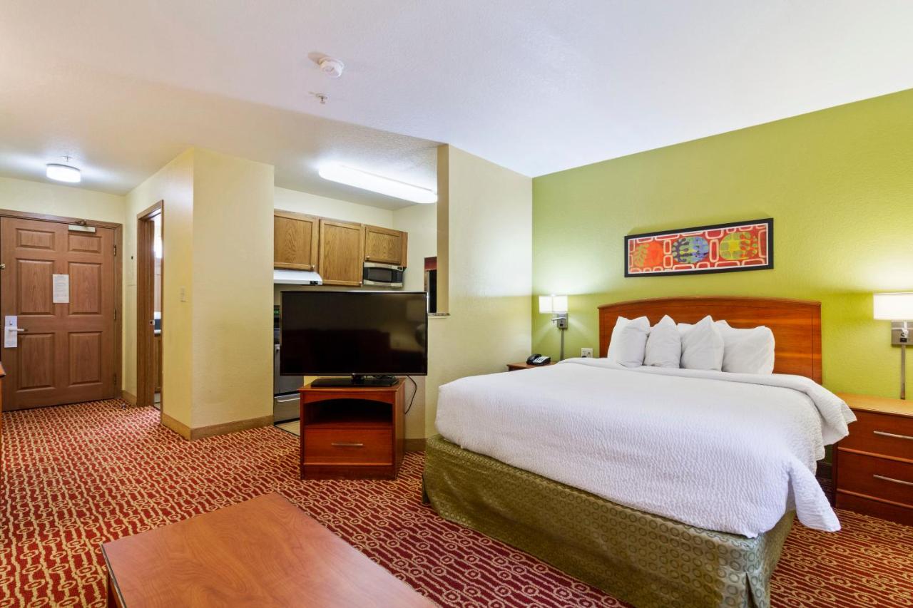Deluxe studio 1 Queen Bed Non-Smoking at Extended Stay America Suites - Norfolk - Virginia Beach