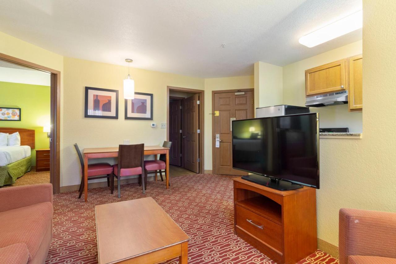 2 Bedroom Suite 2 Queen Beds Non-Smoking at Extended Stay America Suites - Norfolk - Virginia Beach