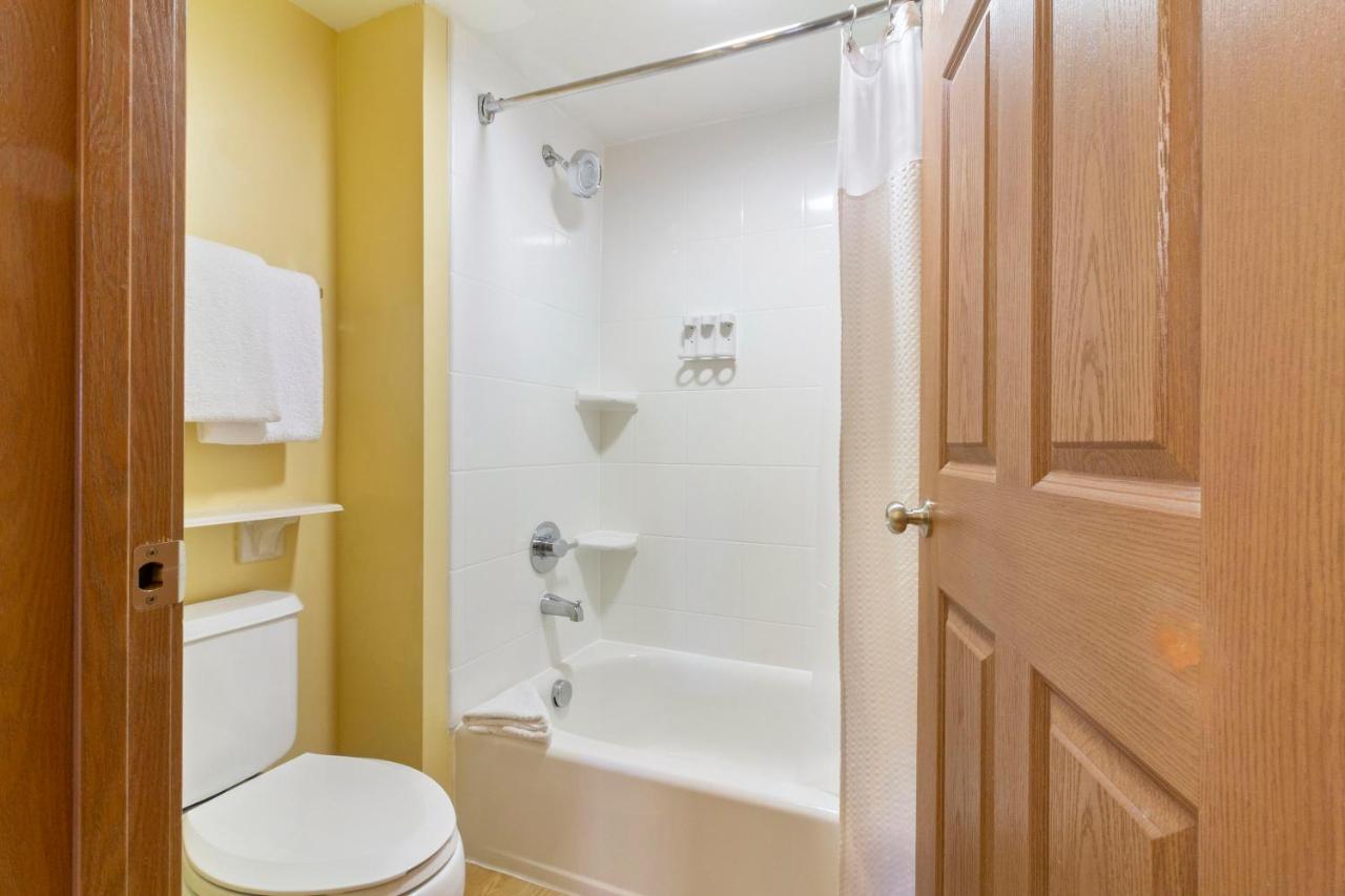 2 Bedroom Suite 2 Queen Beds Non-Smoking at Extended Stay America Suites - Norfolk - Virginia Beach