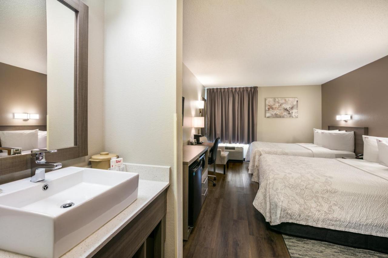 | Red Roof Inn PLUS+ Boston - Logan