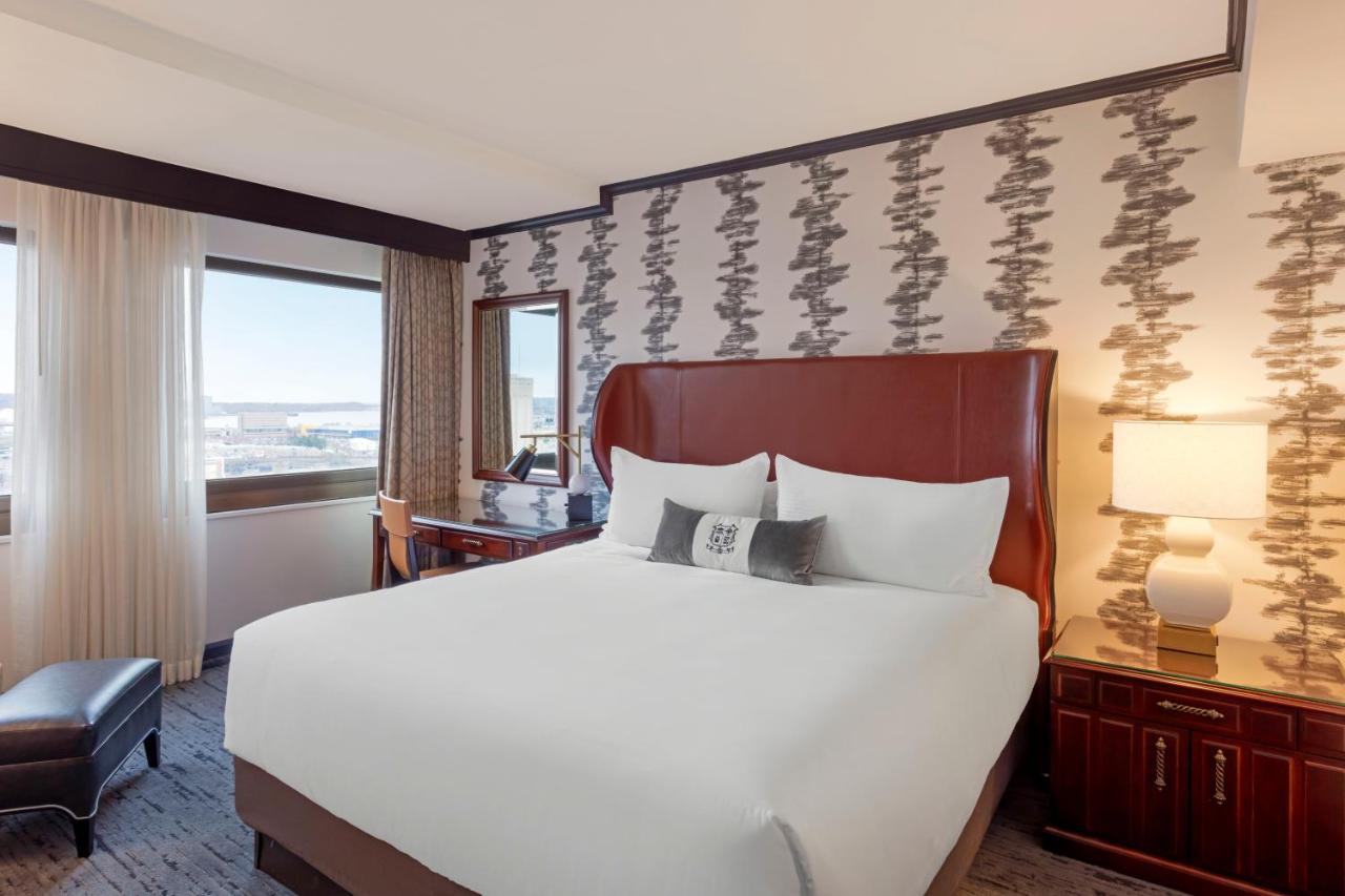 Premier King Room at Omni New Haven Hotel at Yale