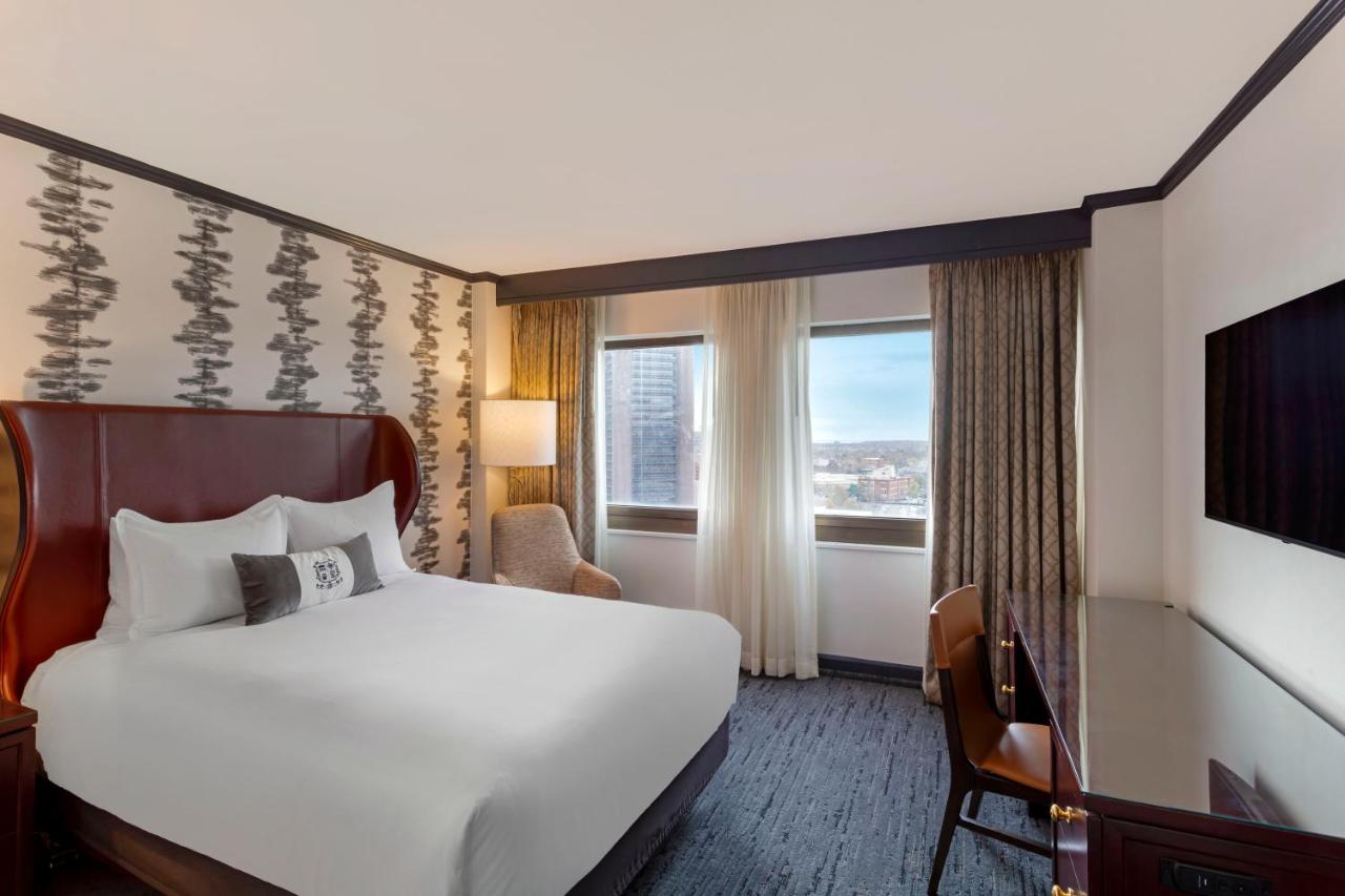 Deluxe Queen Room - Disability Access at Omni New Haven Hotel at Yale