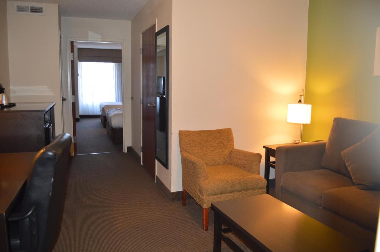 Queen Suite with Two Queen Beds - Non-Smoking at Sleep Inn & Suites Virginia Horse Center