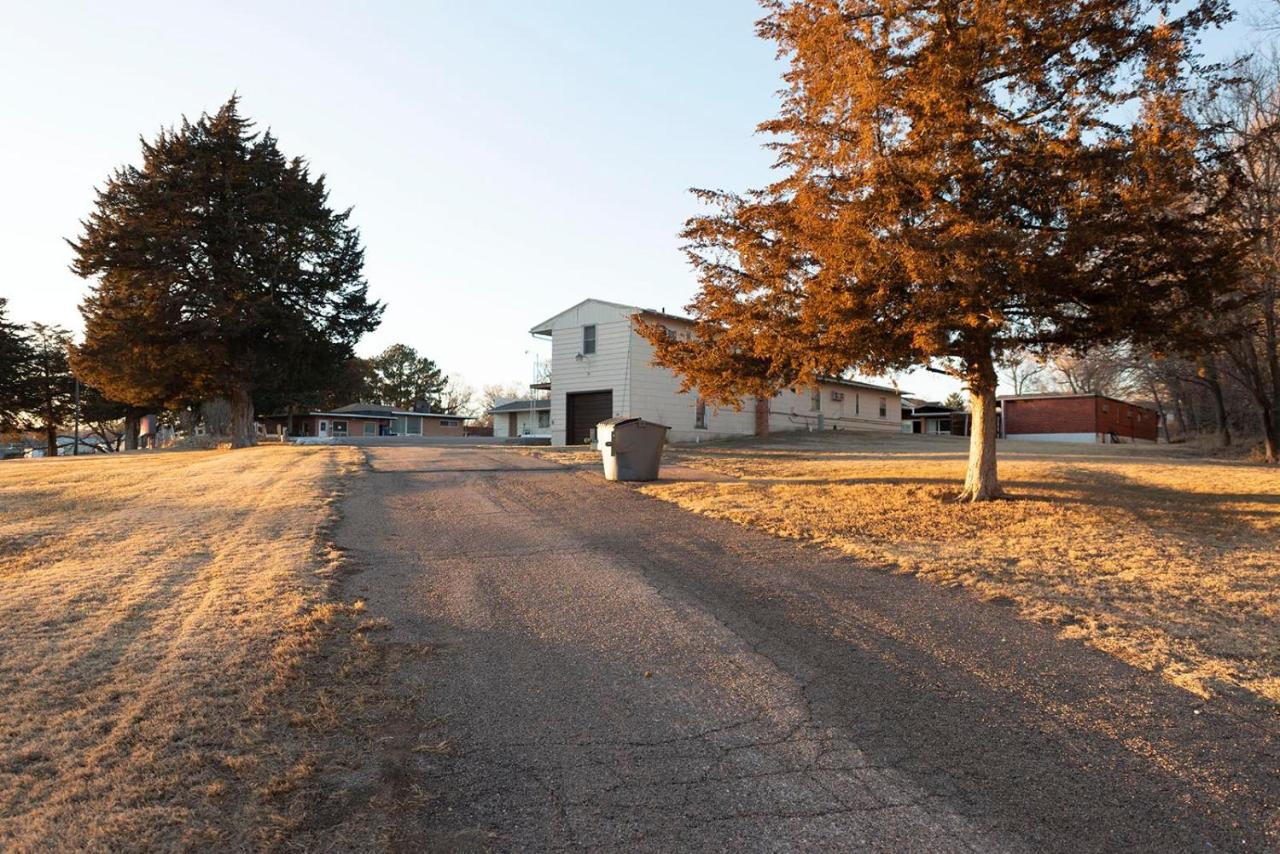 | Cedar Inn