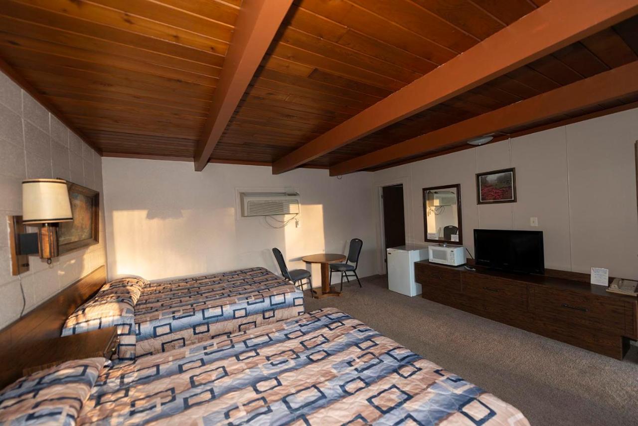| Cedar Inn