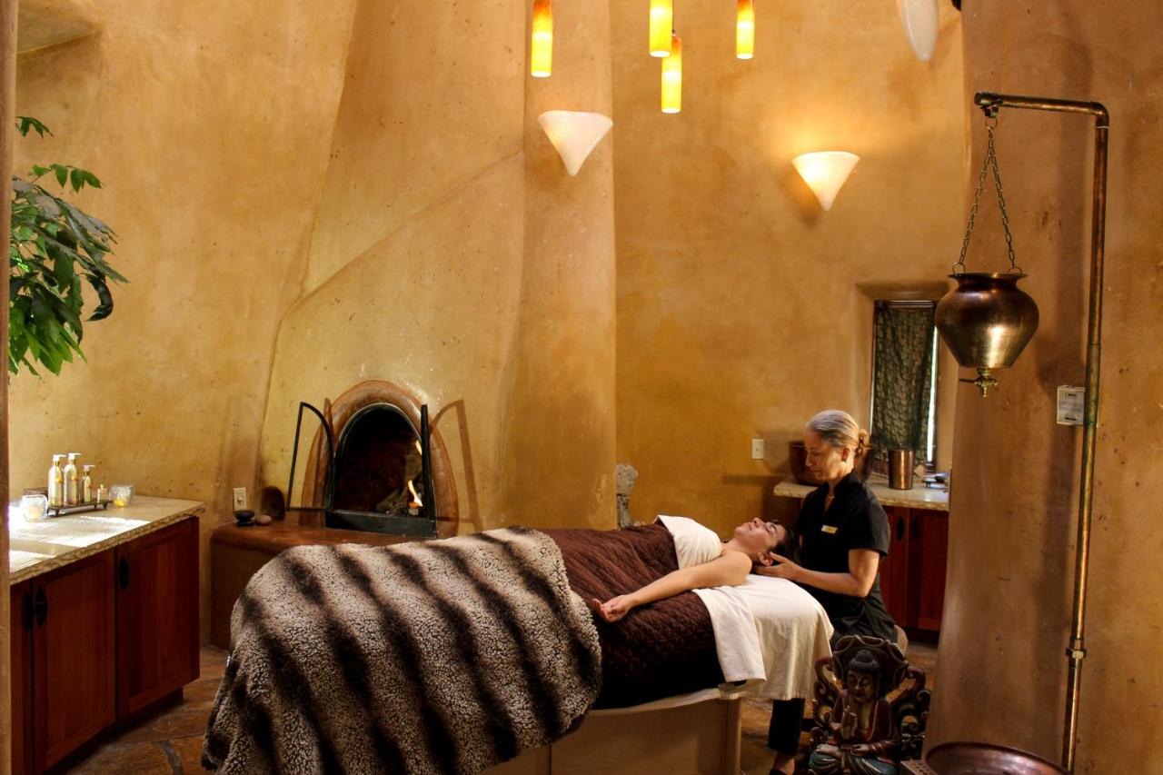 | El Monte Sagrado Living Resort & Spa