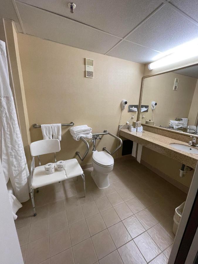 King Room - Accessible/Non-Smoking at Comfort Inn Ballston