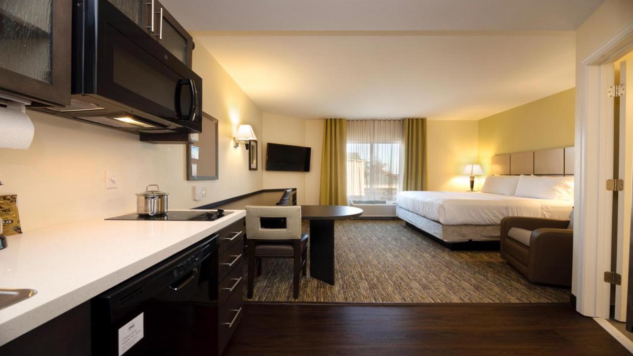 King Studio Suite - Hearing Accessible/Non-Smoking at Candlewood Suites Dumfries - Quantico, an IHG Hotel