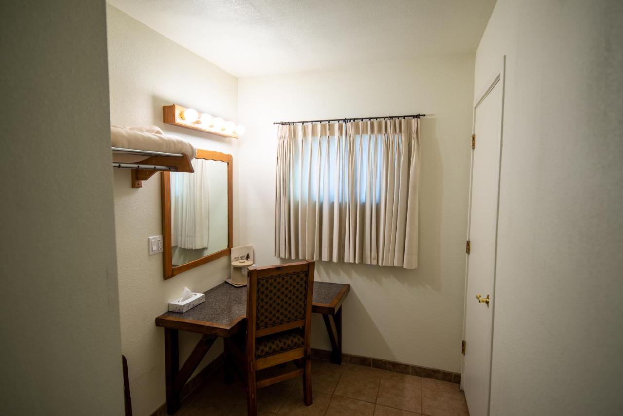 | Reeds Lodge