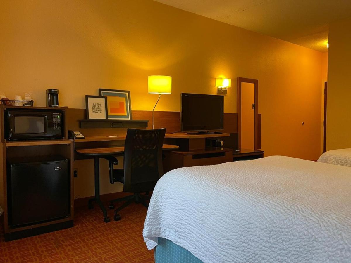 Double Room with Two Double Beds - Non-Smoking at Baymont by Wyndham Chambersburg