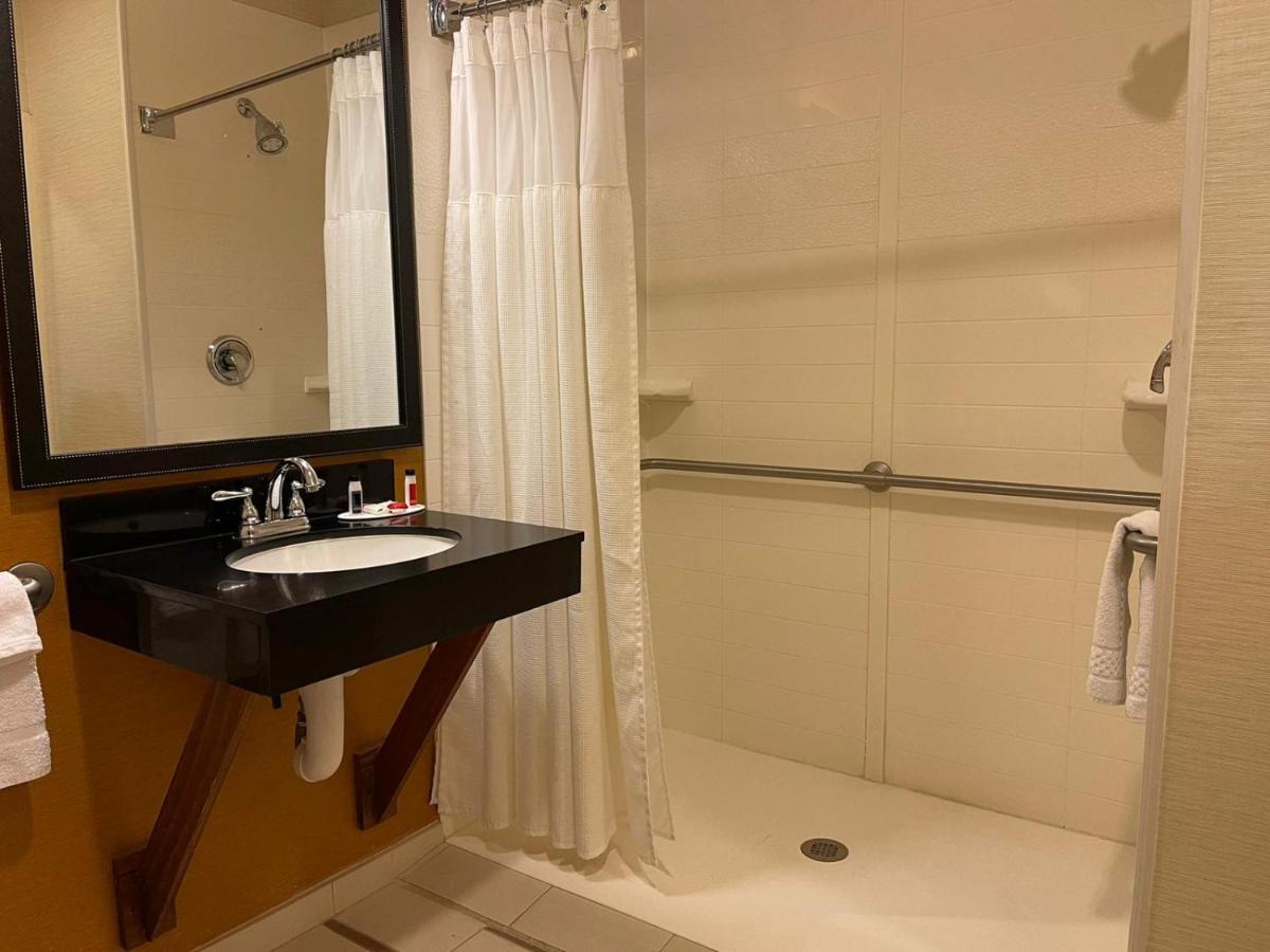 King Room - Mobility Access/Non-Smoking at Baymont by Wyndham Chambersburg