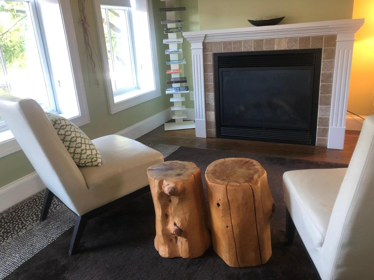 | Suites at 249
