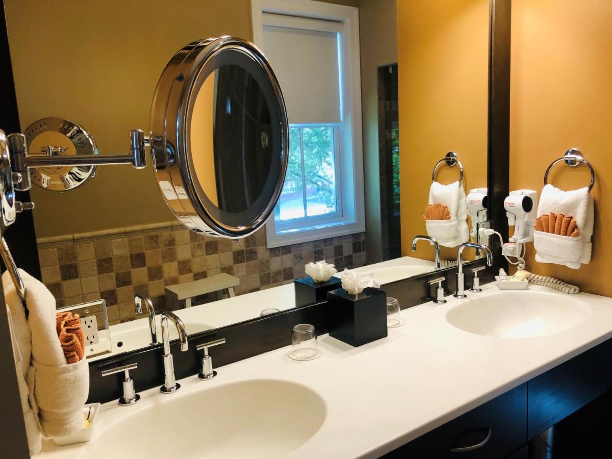 | Suites at 249