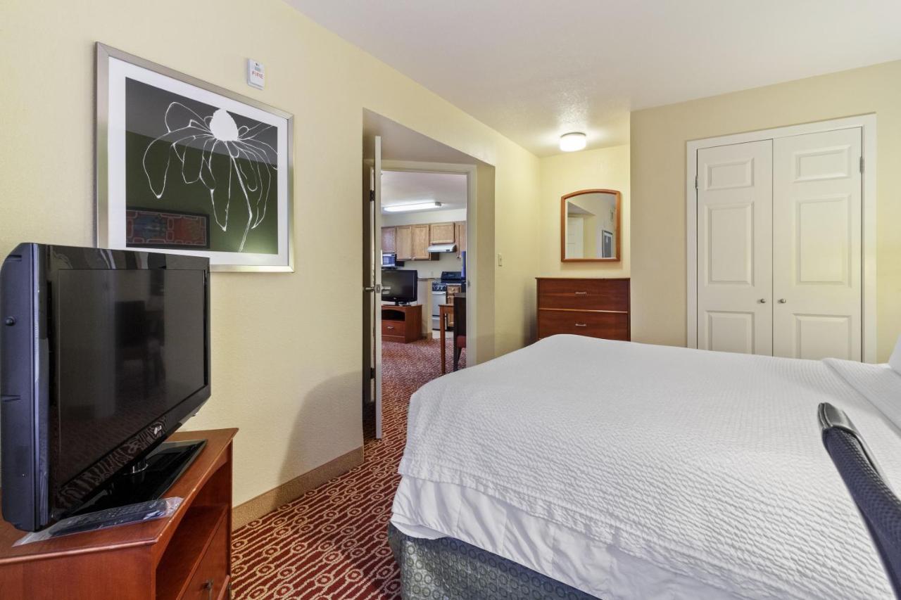 2 Bedroom Suite 2 Queen Beds Non-Smoking at Extended Stay America Suites - Newport News - Yorktown