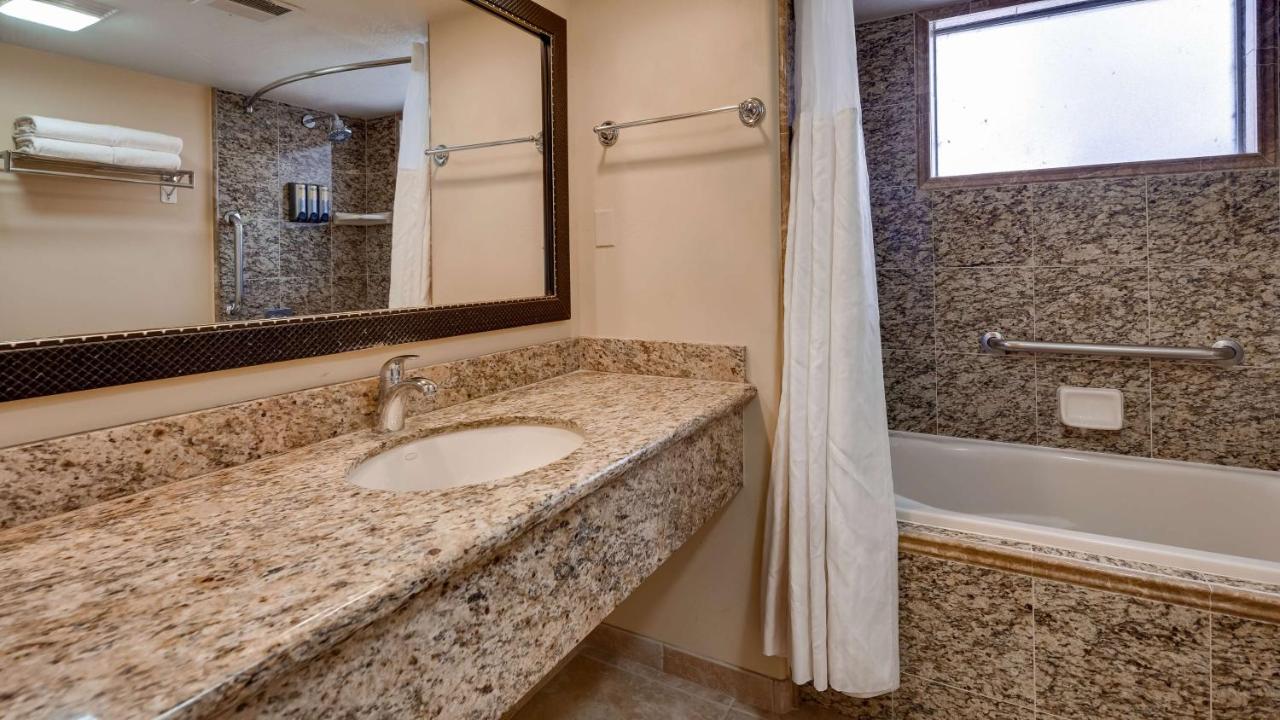 Two-Bedroom Cottage (6 Adults) - Non smoking at Best Western Plus Arroyo Roble Hotel & Creekside Villas