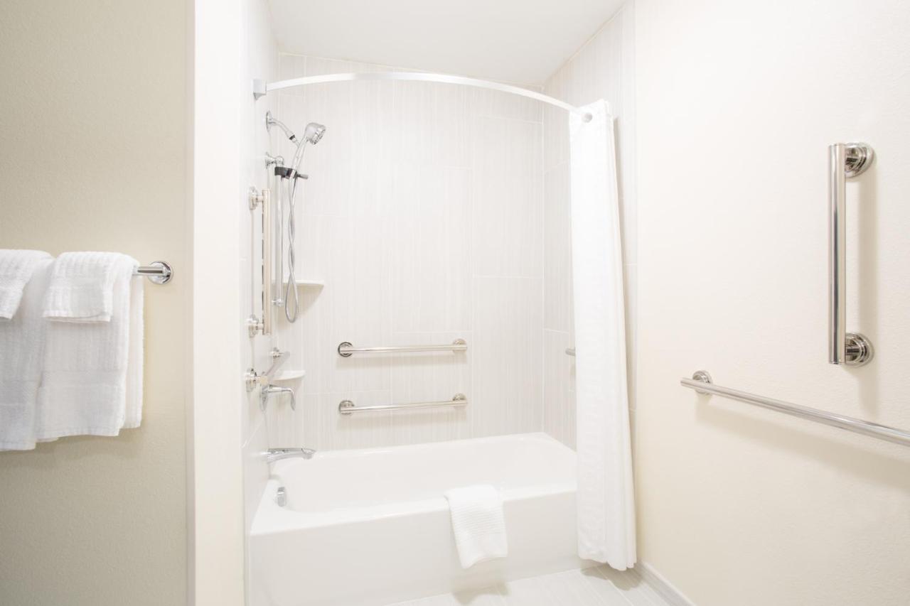 Queen Studio - Disability Access at Candlewood Suites Longmont, an IHG Hotel