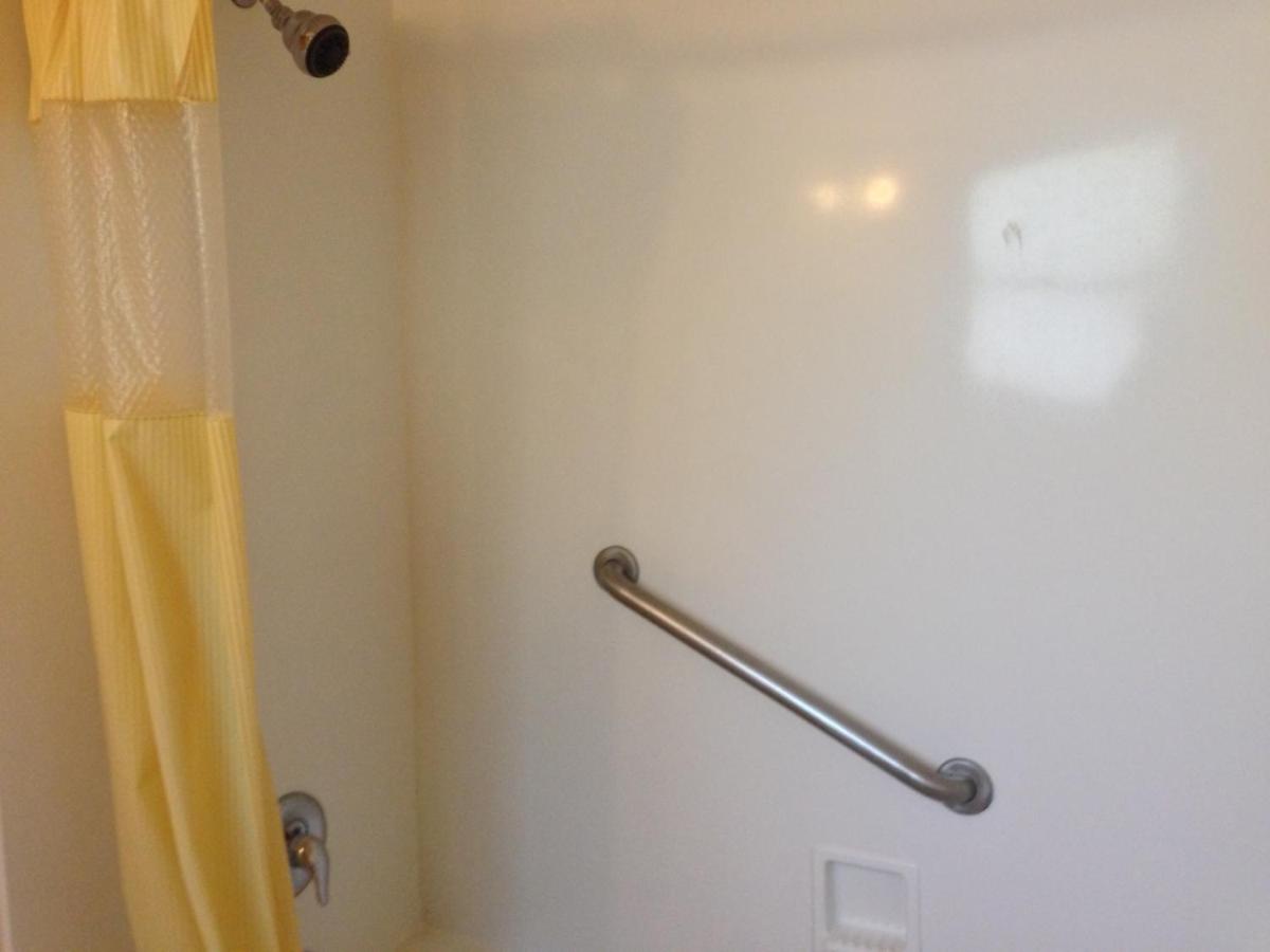 Queen Room with Two Queen Beds - Disability Access/Non-Smoking at Knights Inn Statesboro