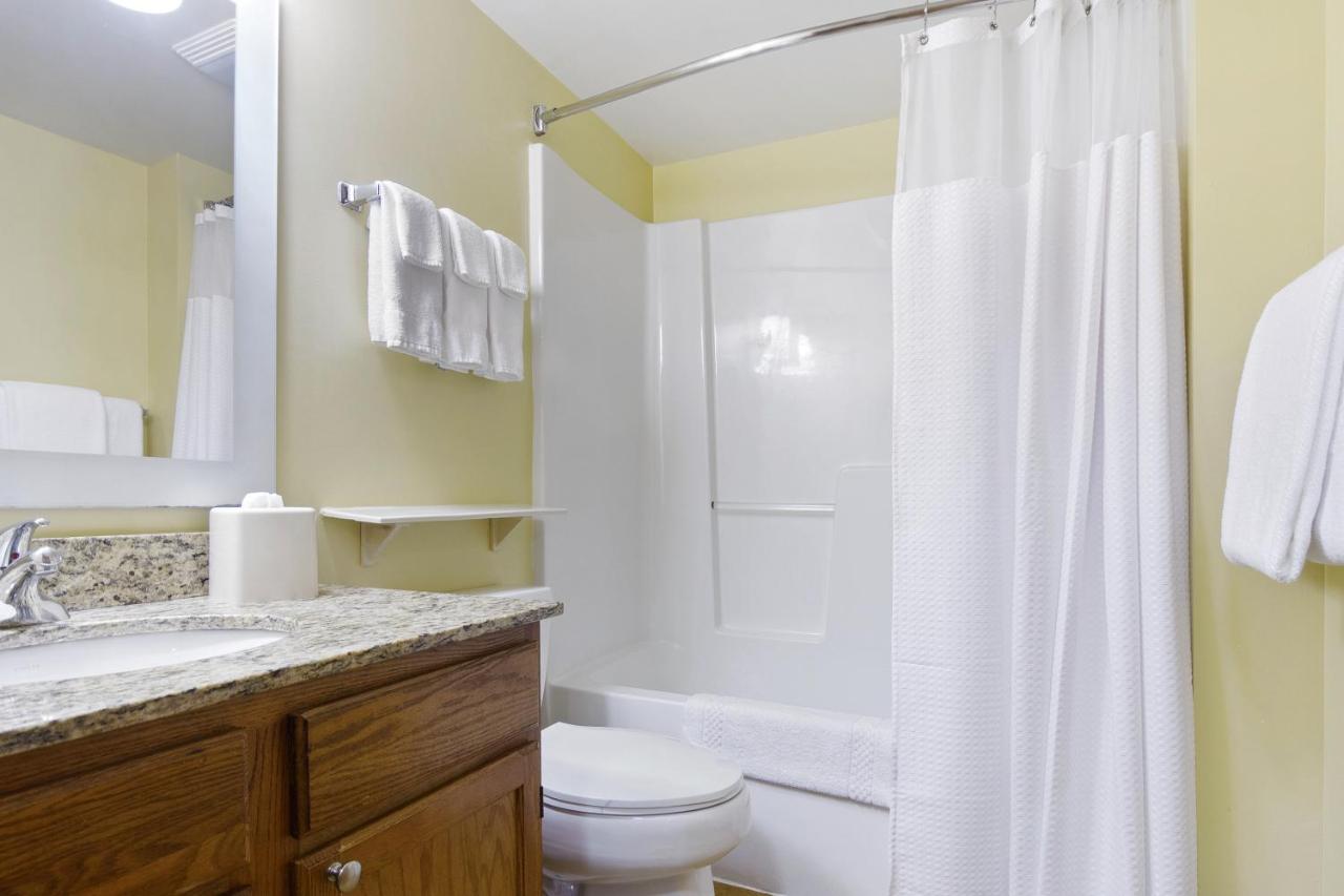 Deluxe studio 1 Queen Bed Non-Smoking at Extended Stay America Suites Richmond Glen Allen Short Pump