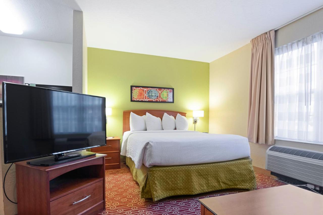 Deluxe studio 1 Queen Bed Non-Smoking at Extended Stay America Suites Richmond Glen Allen Short Pump