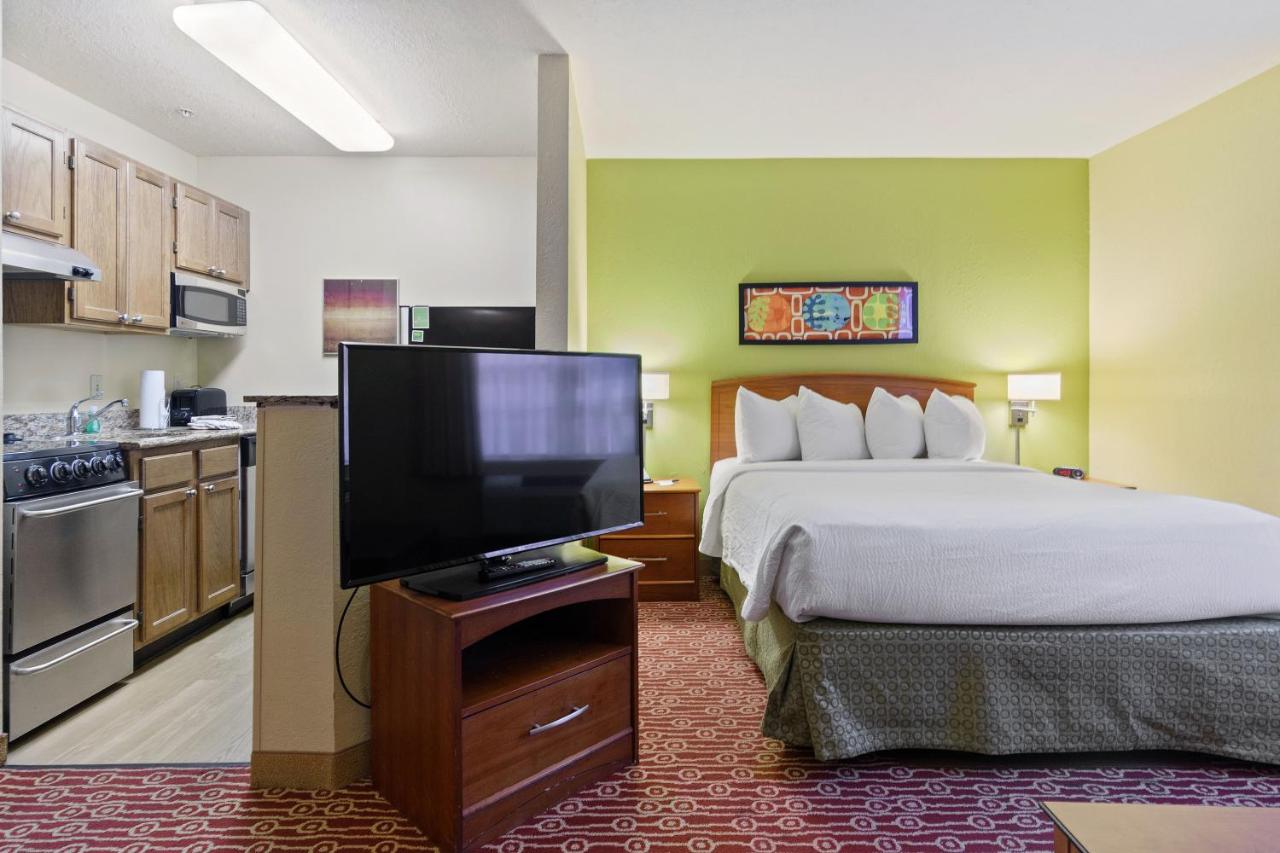 Deluxe studio 1 Queen Bed Non-Smoking at Extended Stay America Suites Richmond Glen Allen Short Pump