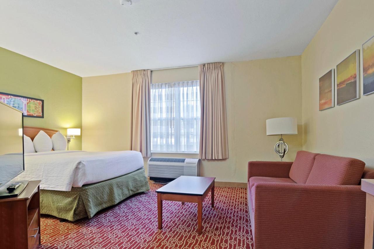 Deluxe studio 1 Queen Bed Non-Smoking at Extended Stay America Suites Richmond Glen Allen Short Pump