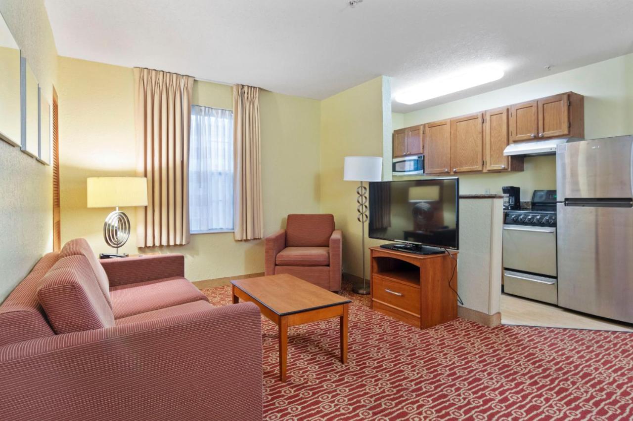 2 Bedroom Suite 2 Queen Beds Non-Smoking at Extended Stay America Suites Richmond Glen Allen Short Pump