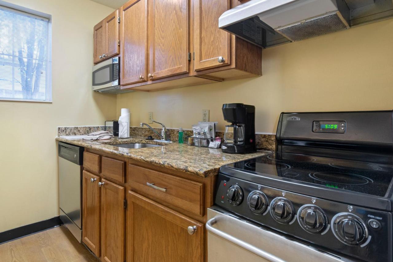 2 Bedroom Suite 2 Queen Beds Non-Smoking at Extended Stay America Suites Richmond Glen Allen Short Pump