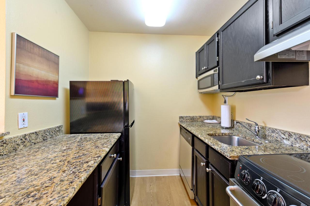 One Bedroom Suite with 1 Queen Bed - Non-Smoking at Extended Stay America Suites - Atlanta - Northlake