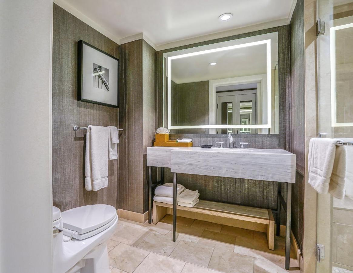 Deluxe Double Room at Hotel Amarano Burbank