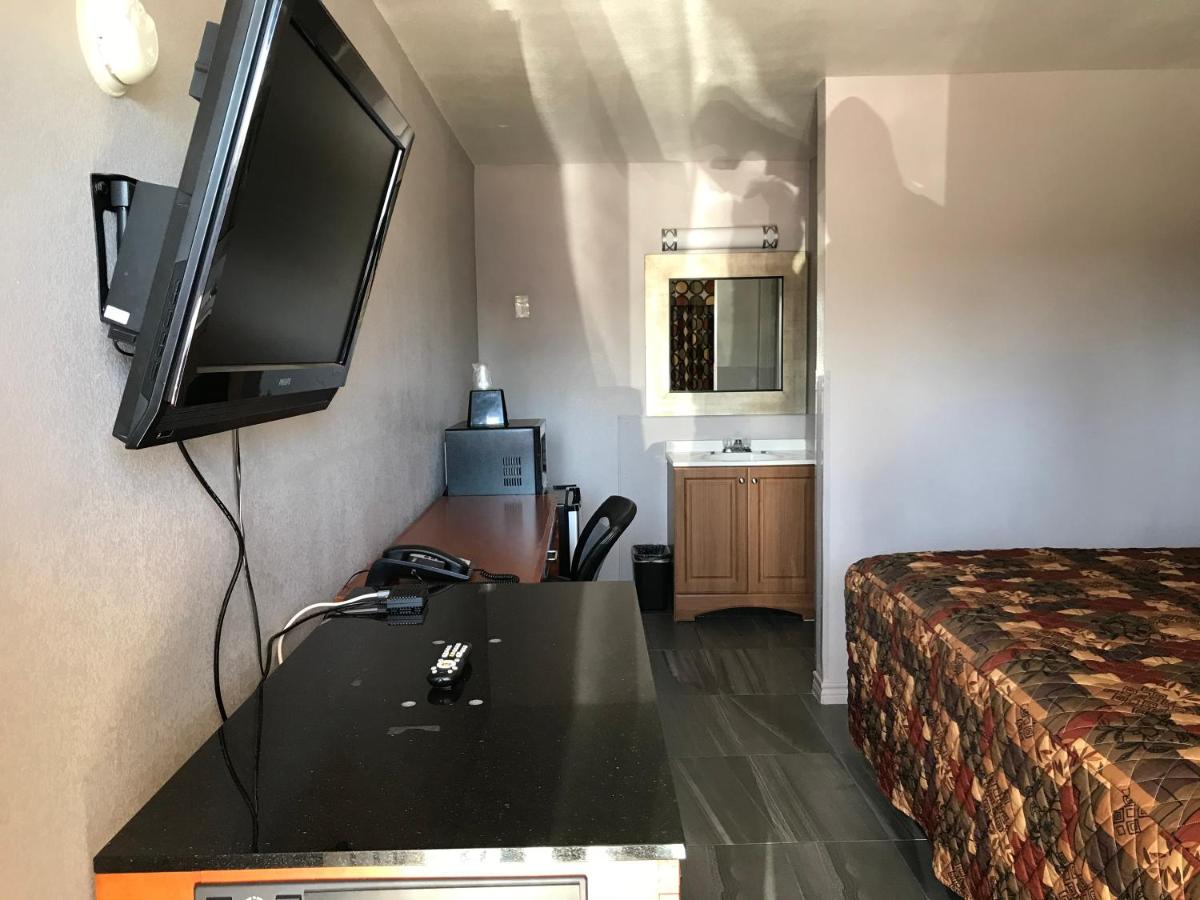 | Budget Inn & Suites