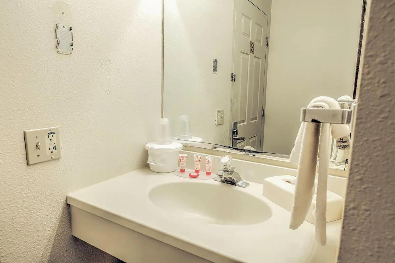 | Coratel Inn & Suites by Jasper McCook