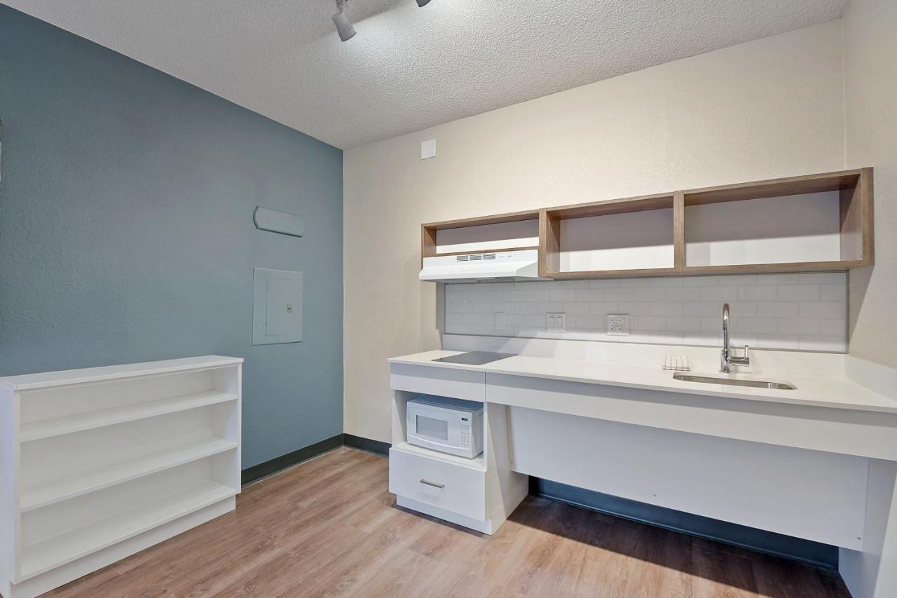 Studio with 1 Queen Bed - Hearing Accessible - Non-Smoking at Extended Stay America Suites Miami Airport Blue Lagoon