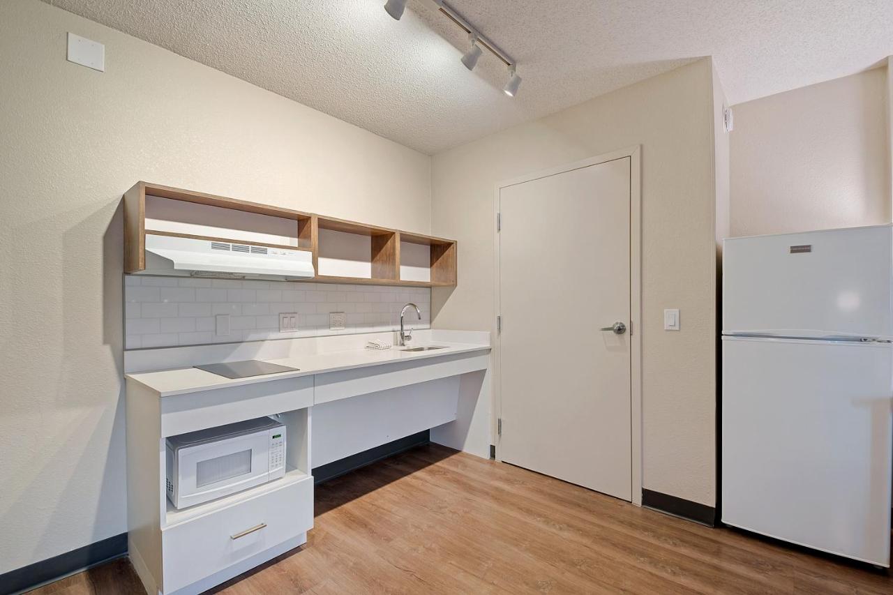 Studio with 1 Queen Bed - Hearing Accessible - Non-Smoking at Extended Stay America Suites Miami Airport Blue Lagoon