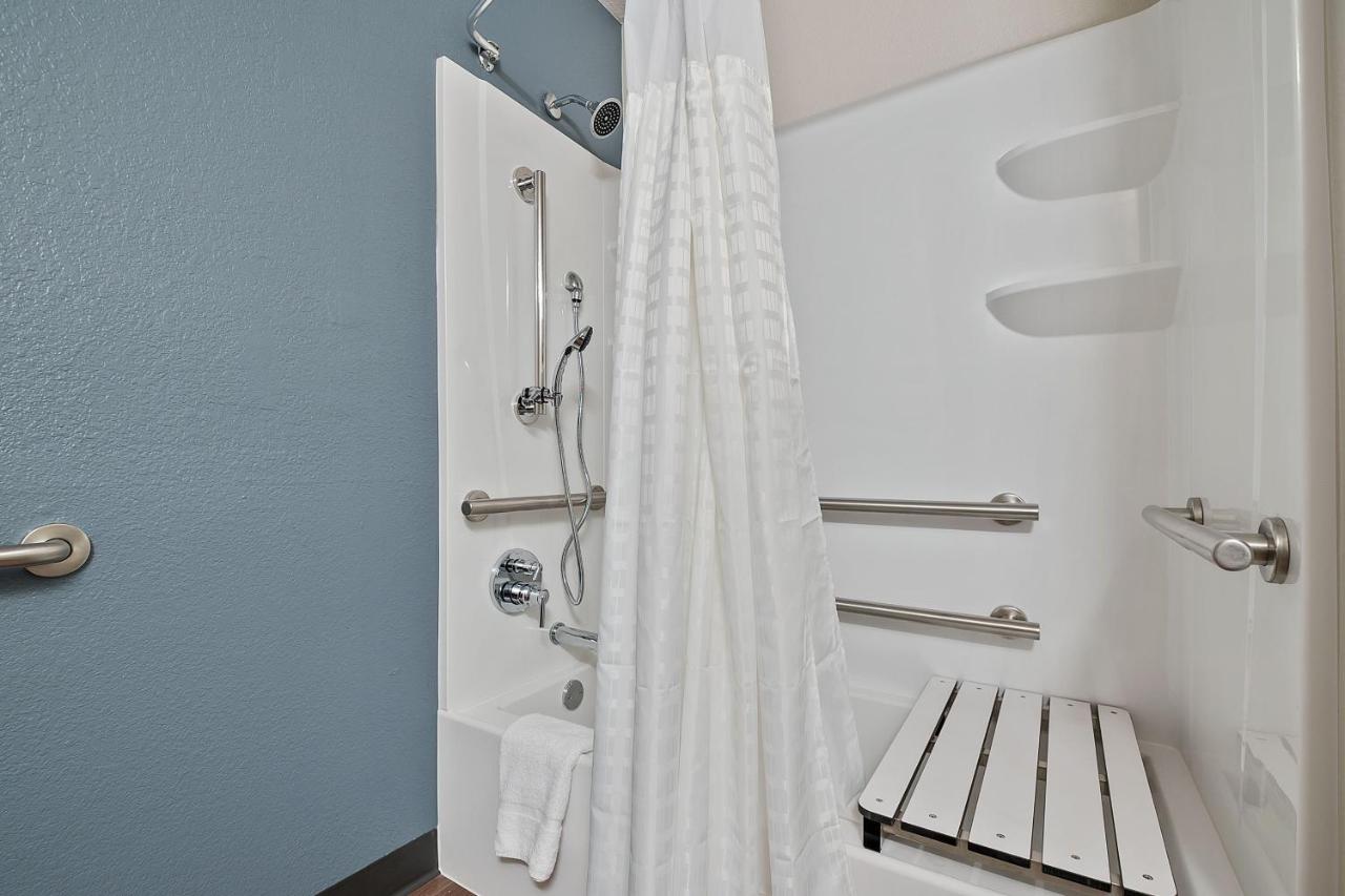Studio with 1 Queen Bed - Hearing Accessible - Non-Smoking at Extended Stay America Suites Miami Airport Blue Lagoon