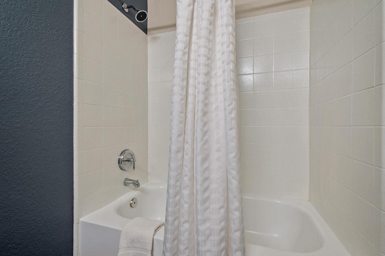 Studio with 2 Double Beds - Non-Smoking at Extended Stay America Suites Miami Airport Blue Lagoon