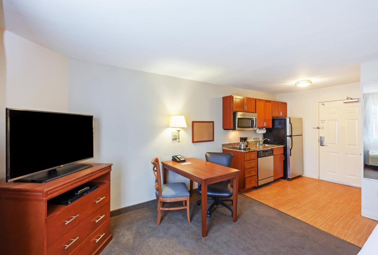  | Candlewood Suites El Paso North, an IHG Hotel