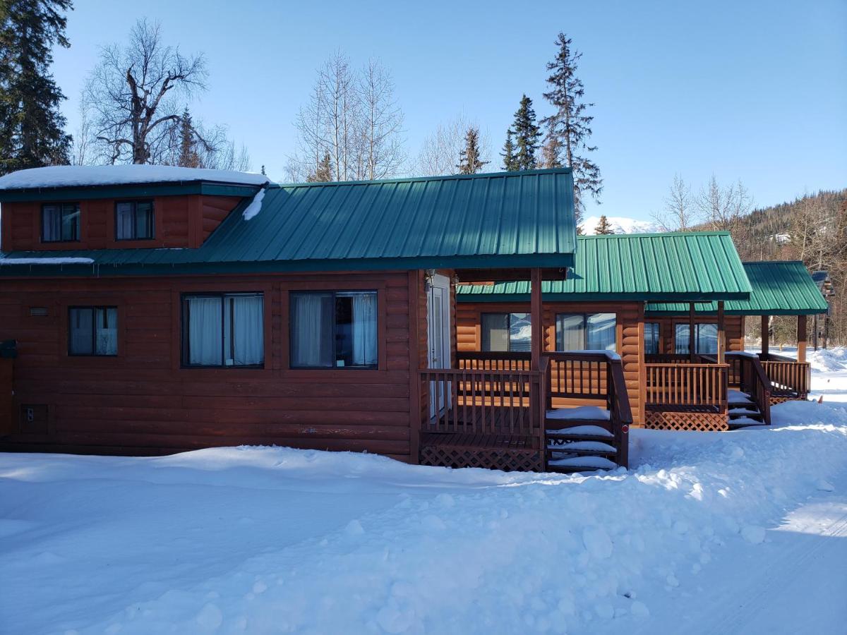 | Gwin's Lodge & Roadhouse
