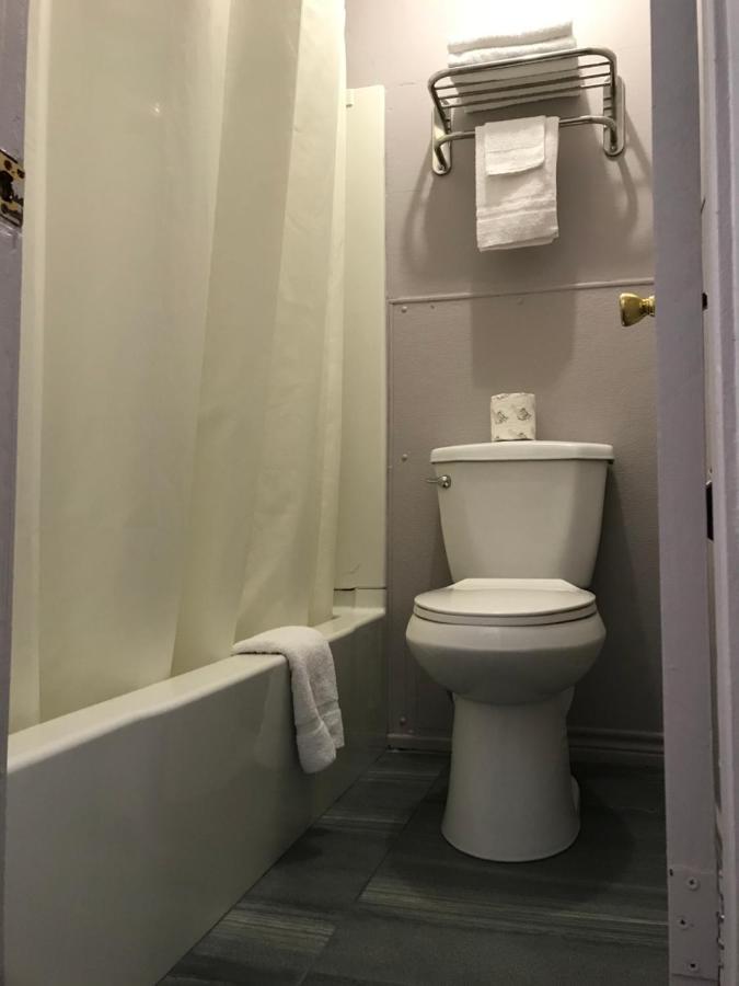 | Budget Inn & Suites