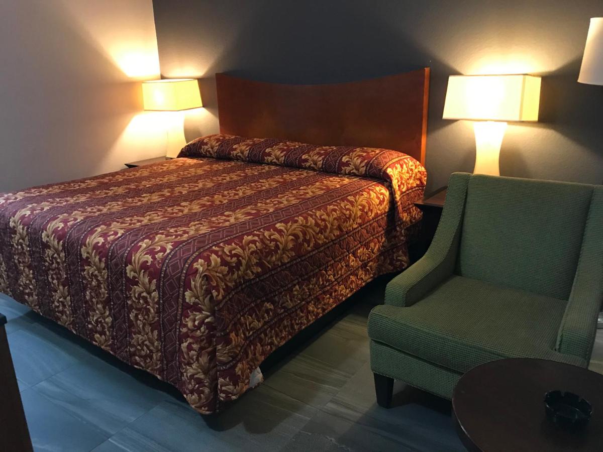 | Budget Inn & Suites