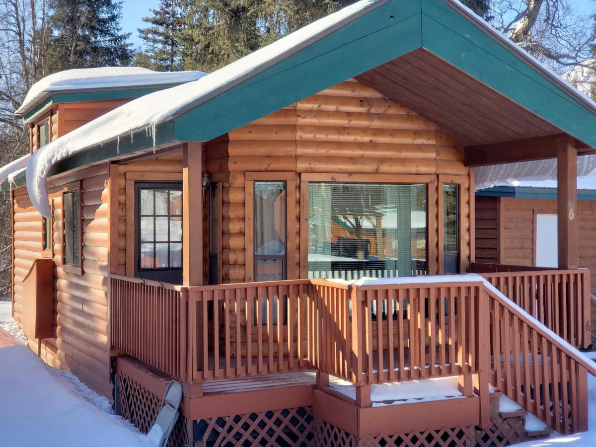 | Gwin's Lodge & Roadhouse