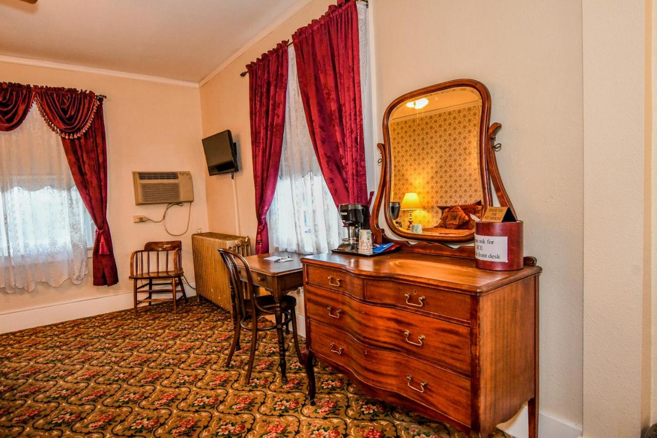 | Irma Hotel